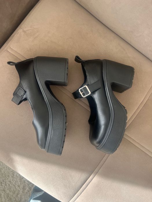 Черни обувки размер 39 еко кожа топ тренд