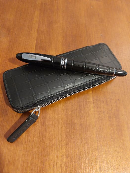 Писалка Ungaro в несесер