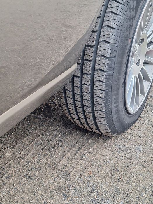 Nexis 1 sotiladi yili 2000