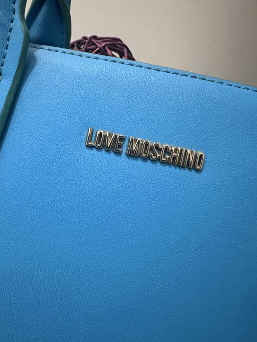 Дамска чанта в синьо Love Moschino