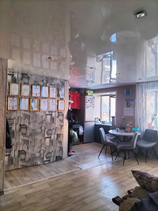 Продам квартиру 3-х комнатную