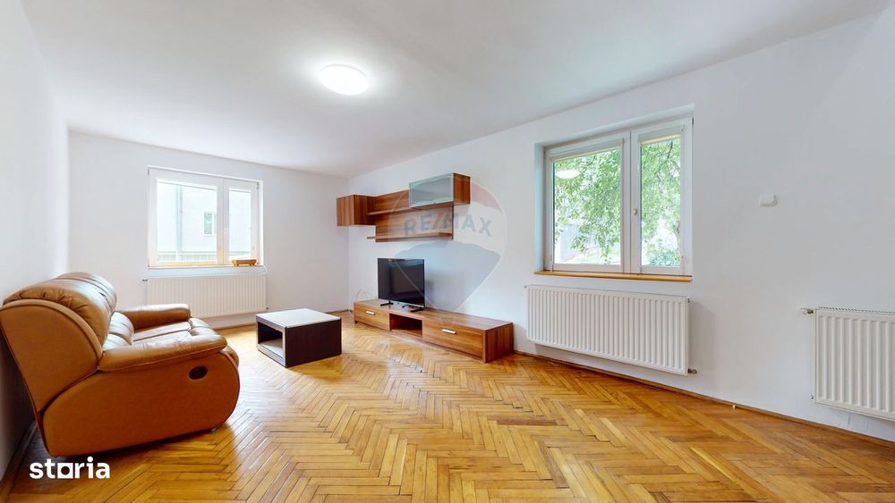 De închiriat: apartament 4 camere pe 2 nivele