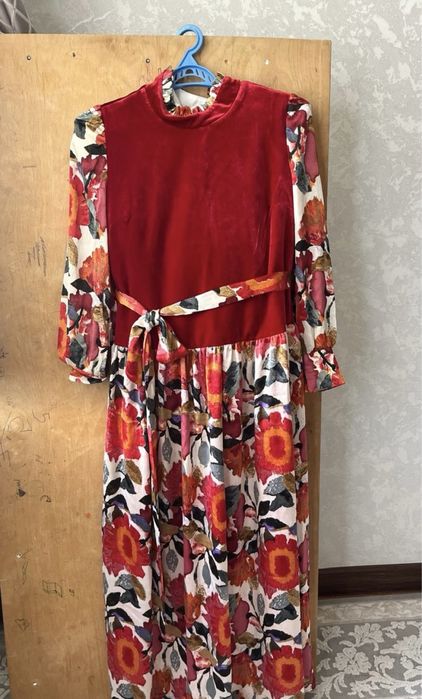 женское платье  .