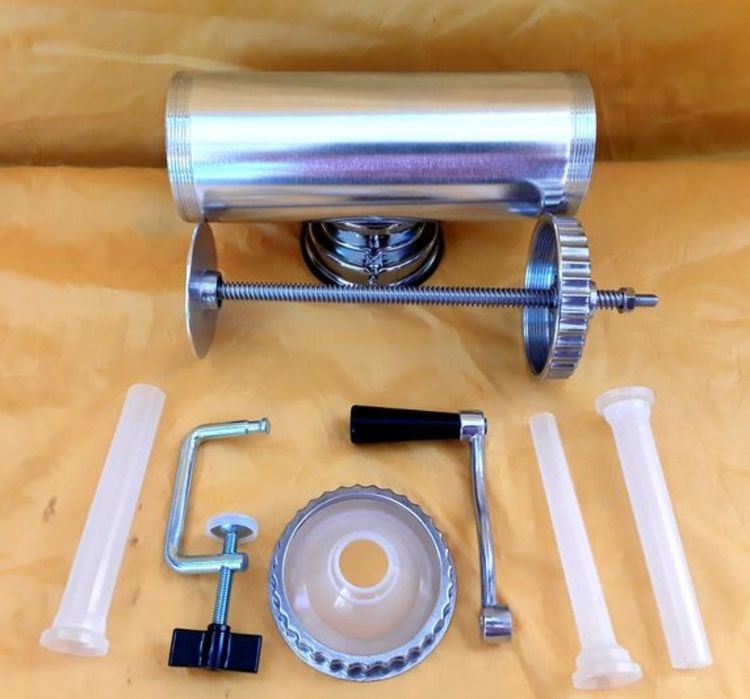 Aparat pentru umplut carnati orizontal din aluminiu NOU - 80 Lei