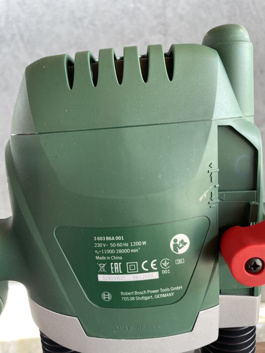 Bosch POF 1200 AE – Freză electrică pentru lemn 1200W – Stare excelentă, completă în cutie