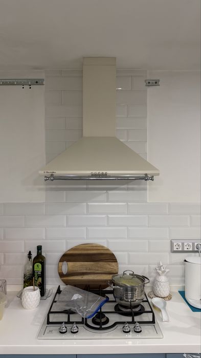 Купольная вытяжка Electrolux