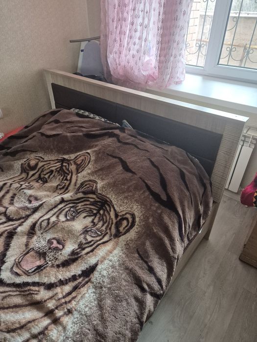 Продам диван в отличном состояние