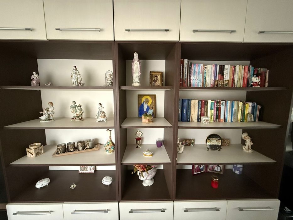 Vând mobila de camera