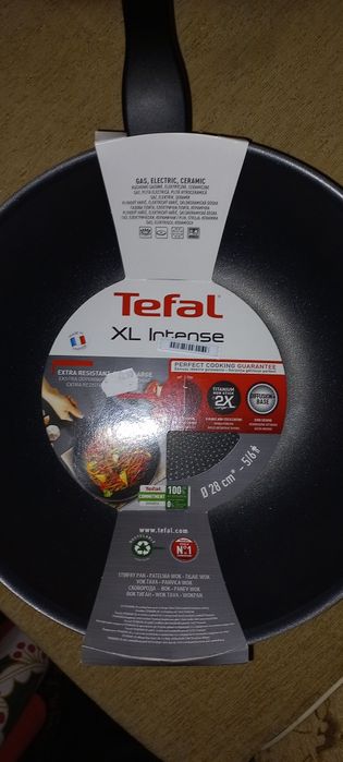 Продавам тиган с незалепващо покритие