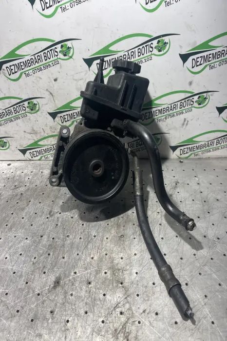 Pompa servodirectie mecanica A 006 466 76 04 Mercedes-Benz E-Class