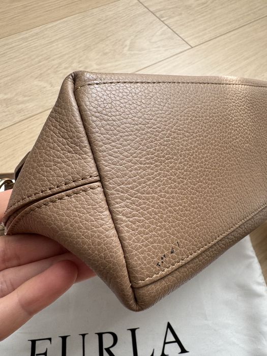 Оригинална Furla чанта с документи