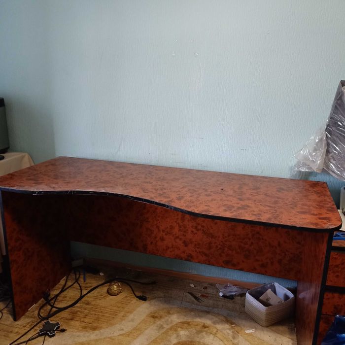 Продам офисный комплект