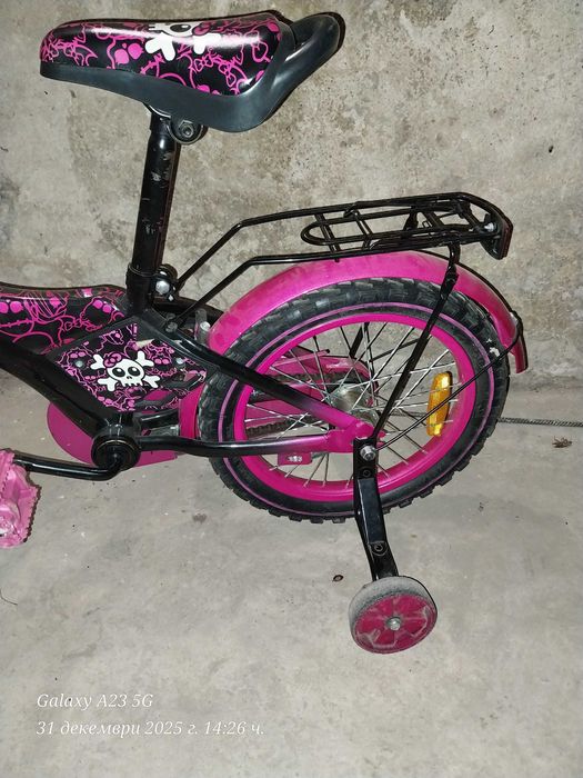 Продавам детски велосипед за момиче