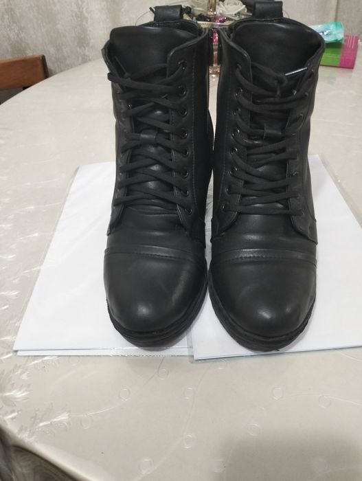 Продам  натуральные кожаные ботиночки