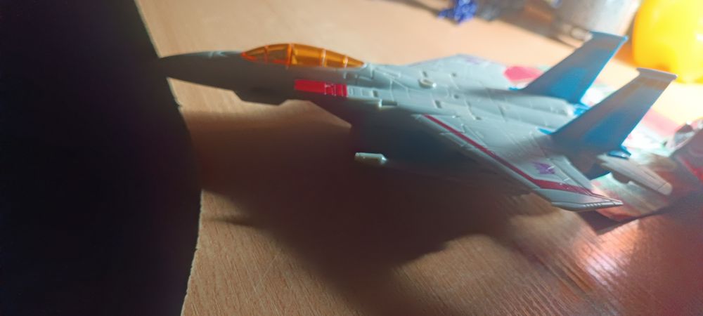 Трансформеры War of Cybertron, Starscream