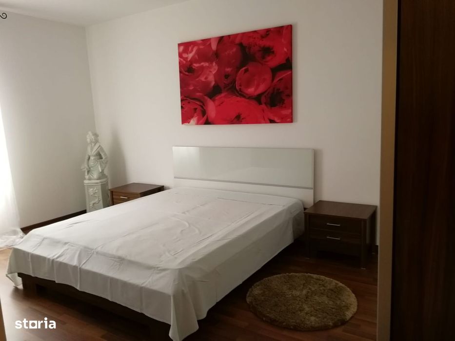 Apartament cu 2 camere, Piata mica, et.1
