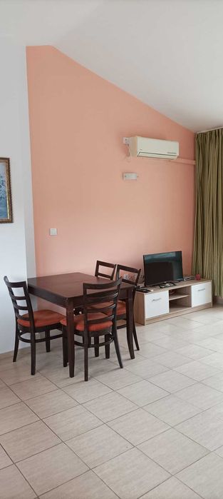 Дава се под наем Двустаен апартамент в Несебър - 85 кв.м за 306 € - Снимка #1