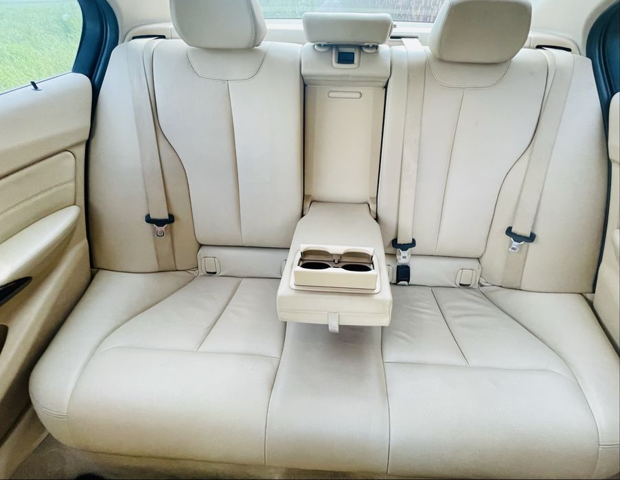 BMW 320D, an 2012, 184 cai / SCHIMB