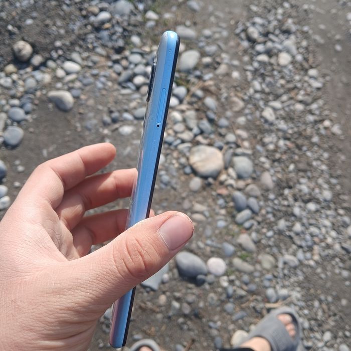 Redmi not 9  edial ekran singan faqat usti 100 mingli rashit