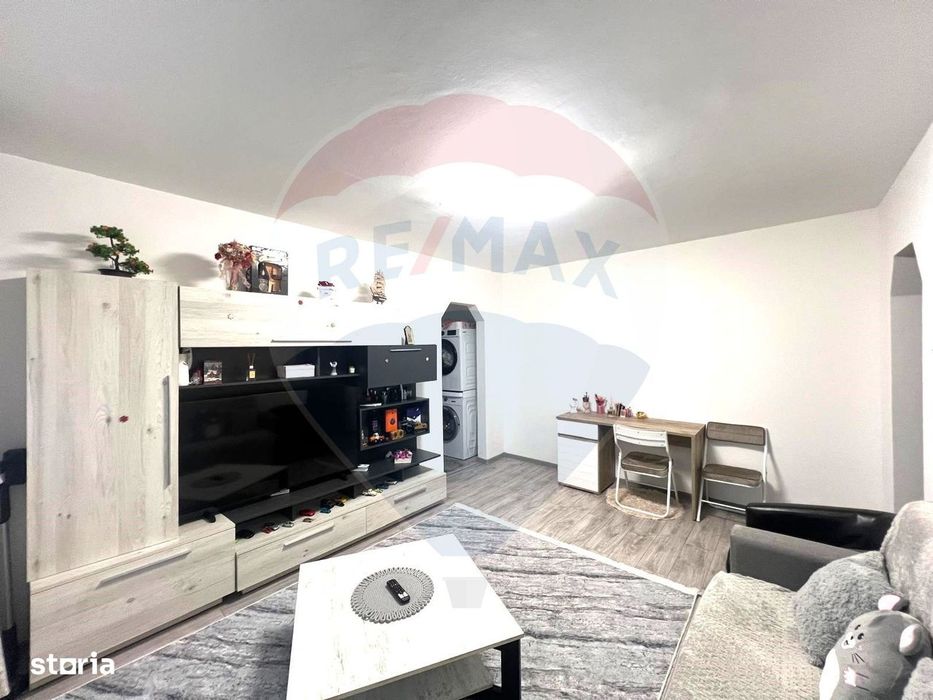 Apartament cu 2 camere semidecomandate de vânzare în zona Republicii