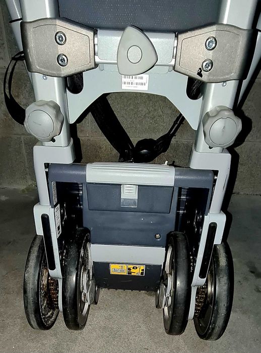 Elevator,pasitor cu roti urca si coboara scarile 4750