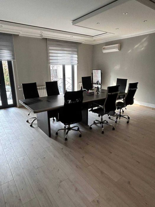 Не жилой объект 335 кв.м, под офис или клинику в центре