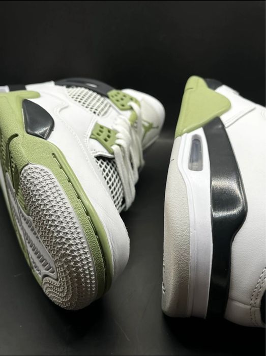 Jordan 4 Seafoam