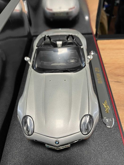 Чисто нов MAISTO GOLD метален колекционерски модел количка BMW Z8 1:18