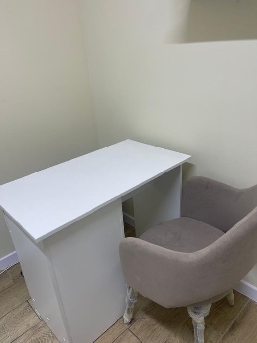 Продаеться мебель для салона