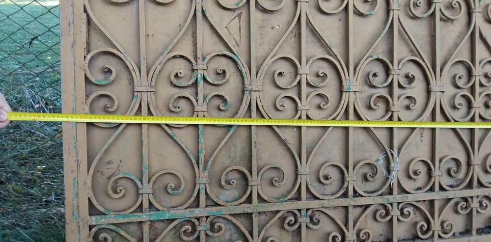 Porți intrare curte