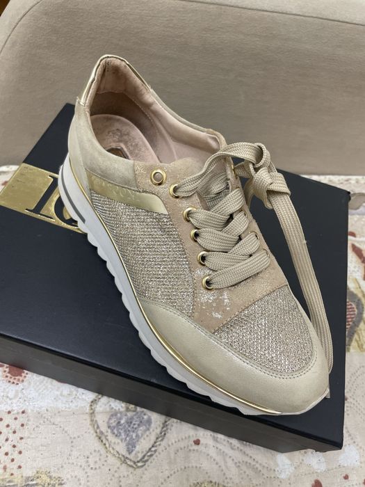 Кроссовки женские б/у