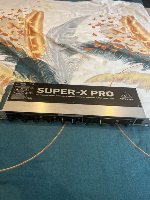 Crossover behringer super-x pro