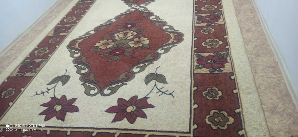 Продаеться ковер