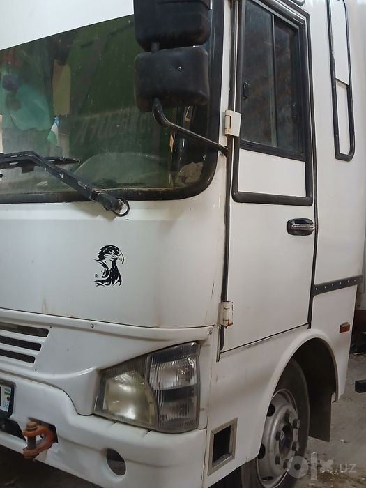 Isuzu yuk avtomobili
