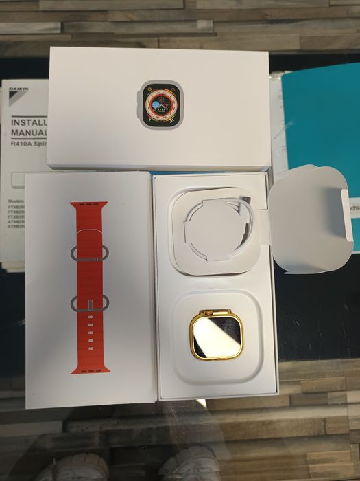 Златист Смарт Часовник  Apple Watch Ultra