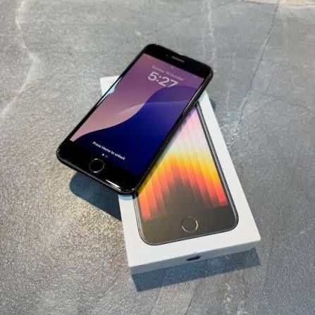 iPhone SE 2022 midnight 128 gb