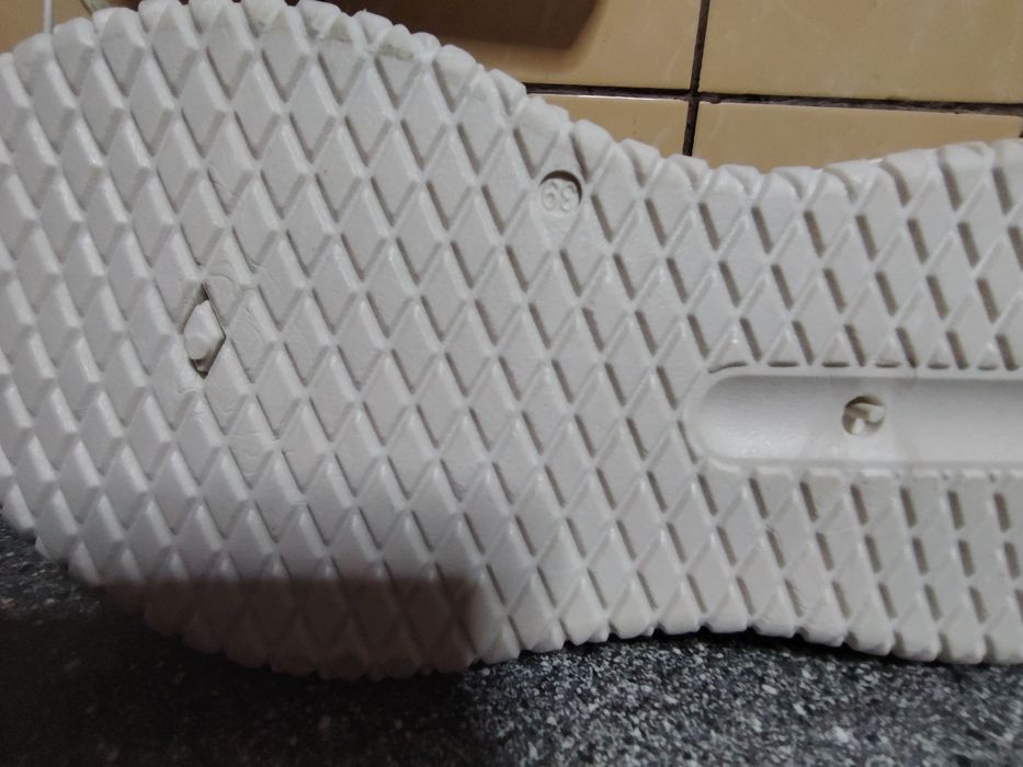 Adidasi damă de firmă ,noi