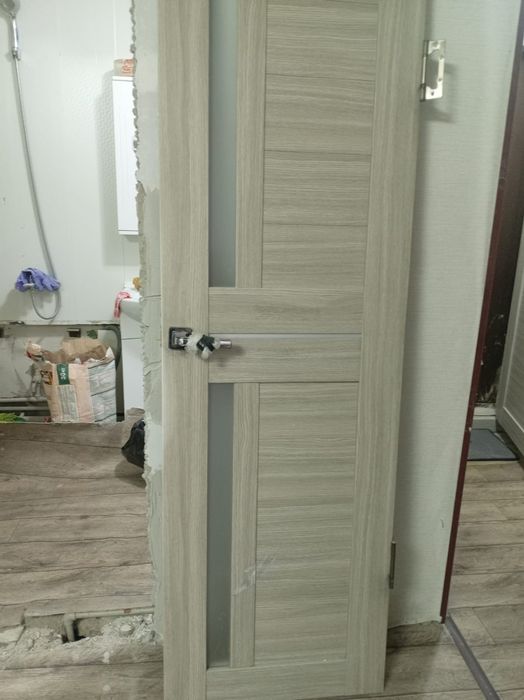 Продам дверь ванну б/у