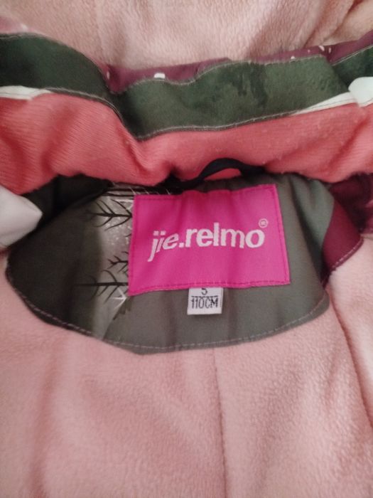 Продам зимние комбинезоны на девочку