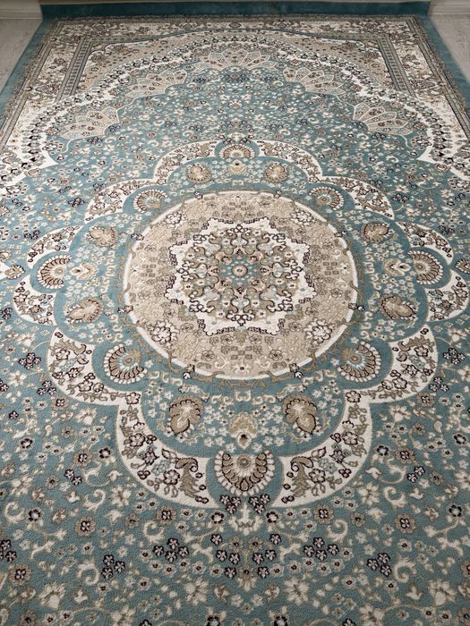 Продам ковер в отличном состоянии