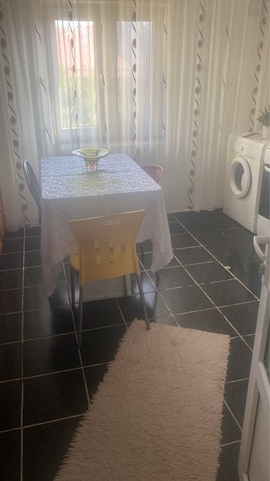 Închiriez apartament 2 camere decomandat, Slobozia, str. Mihai Eminescu