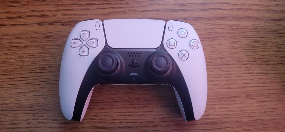 Vând Consolă PlayStation 5 825GB + Controller DualSense