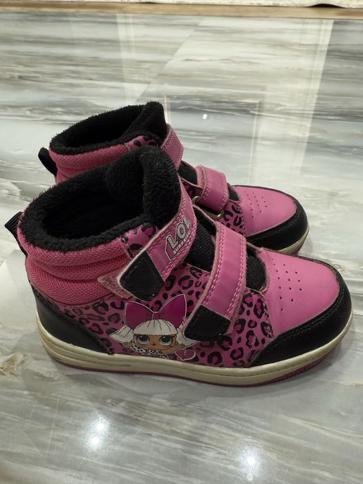 Продам детскую обувь на мальчика и девочку