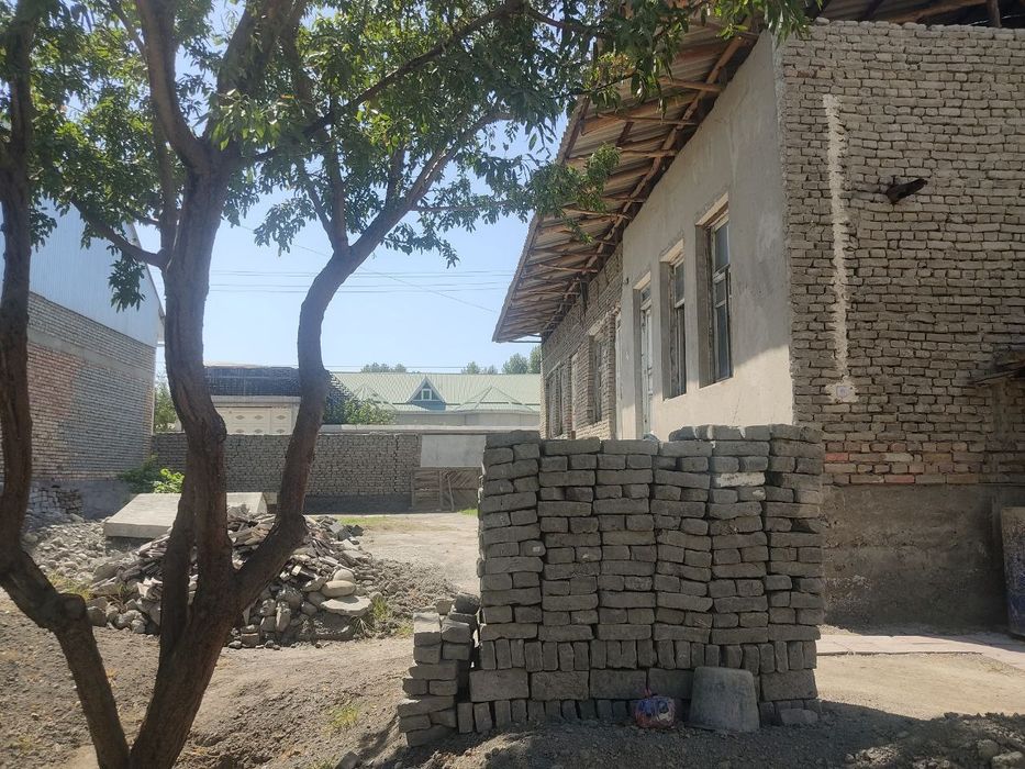 Uy srochna sotiladi gaz suv svet bor