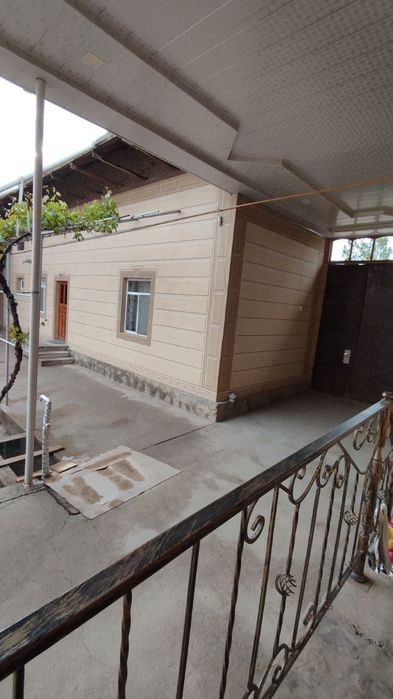 Umid posyolkadan 6 sotkli uglavoy hovli sotiladi