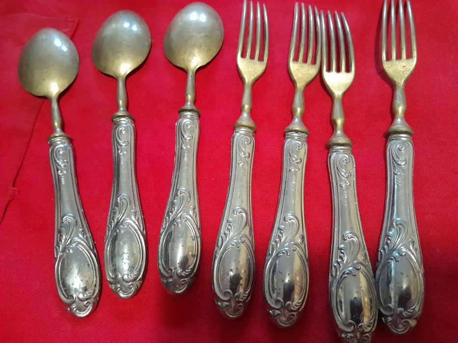 Tacâmuri în stare foarte bună