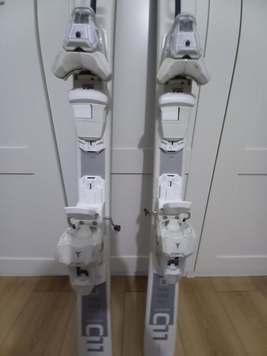 Schiuri Atomic Cloud 11, 143cm  lungime