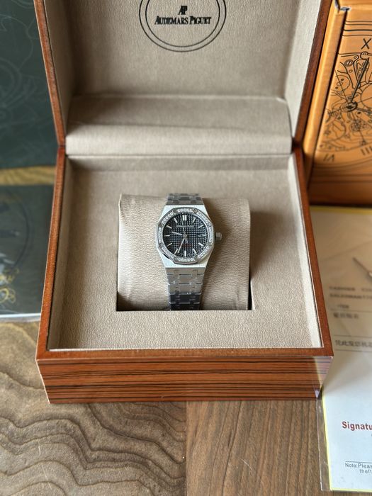 Audemars Piguet Royal Oak 33mm Quartz - ДАМСКИ МОДЕЛ