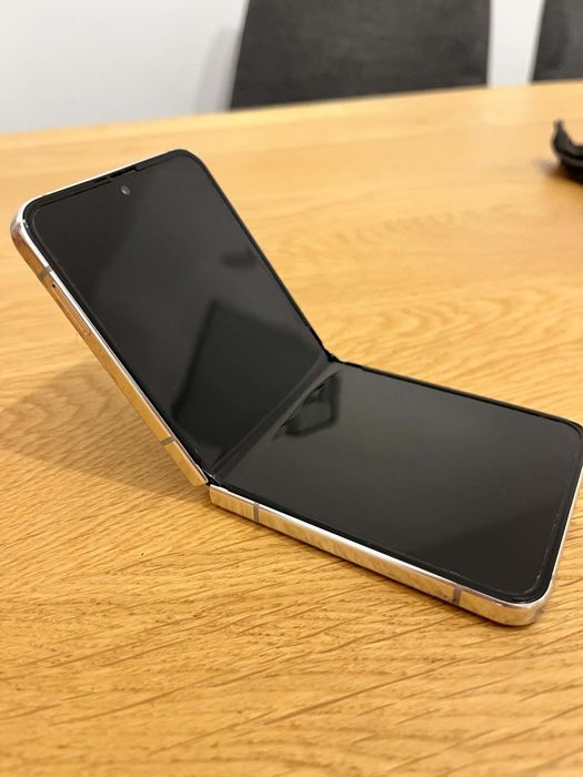 Телефон   Samsung flip 5