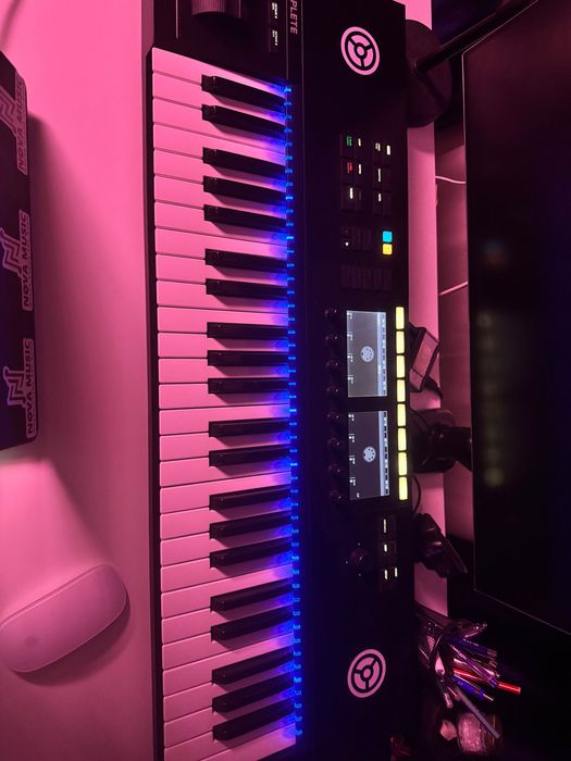 Controler MIDI Komplete Kontrol S49 Mk2